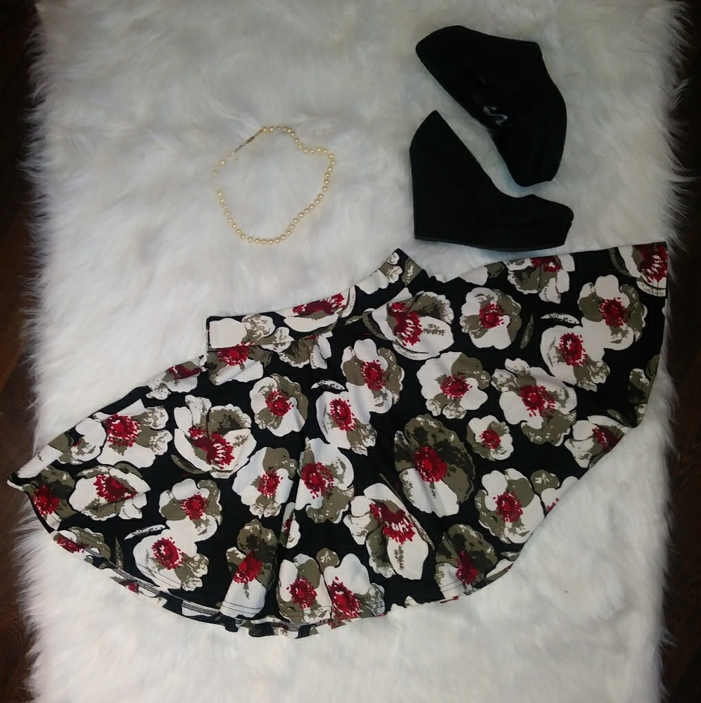 COPY - Floral skater skirt 🌺 RELISTED
